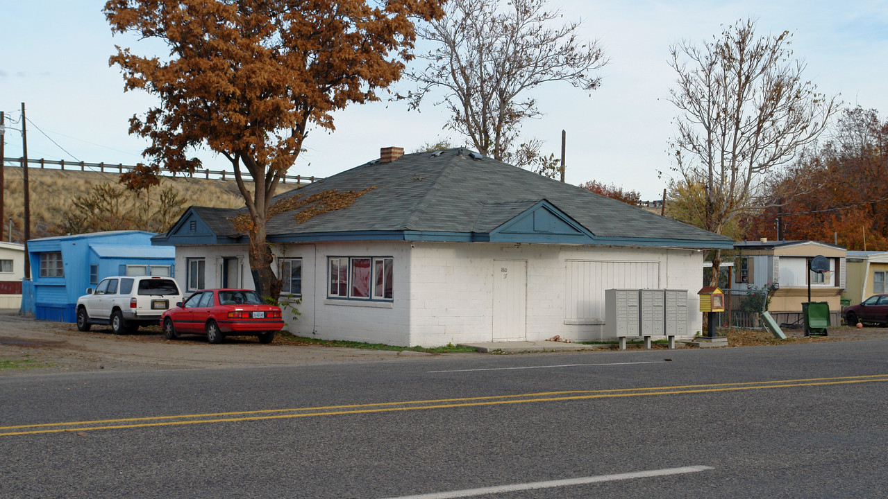 Oregon Trail Estates in Ontario, OR - Building Photo