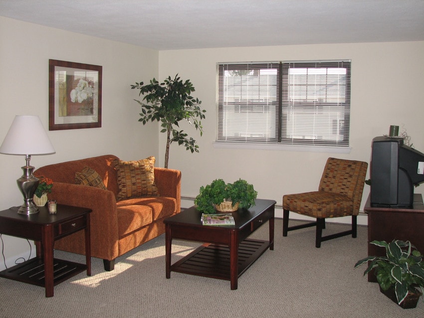 4 River Dr in Danvers, MA - Building Photo