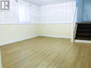 4145 Quaker Hill Dr in Mississauga, ON - Building Photo - Building Photo