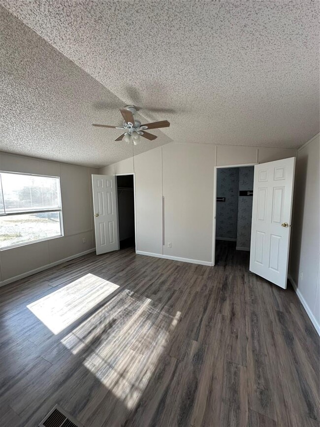 530 Opal Ln in Kyle, TX - Building Photo - Building Photo