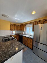 57 Clarendon Ave, Unit 1 in Somerville, MA - Foto de edificio - Building Photo