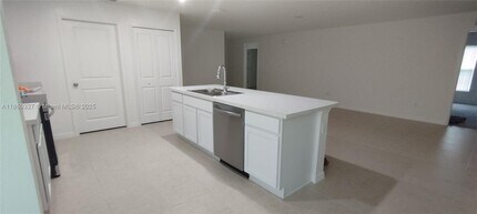 2305 Santa Barbara Blvd N in Cape Coral, FL - Building Photo - Building Photo