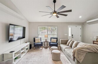 165 Quail Oaks Cir in Groveland, FL - Building Photo - Building Photo