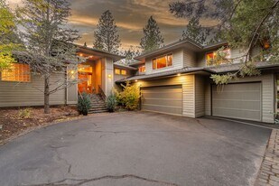 3361 NW McCready Dr in Bend, OR - Building Photo