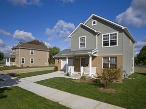 Saratoga Homes in Detroit, MI - Building Photo - Building Photo