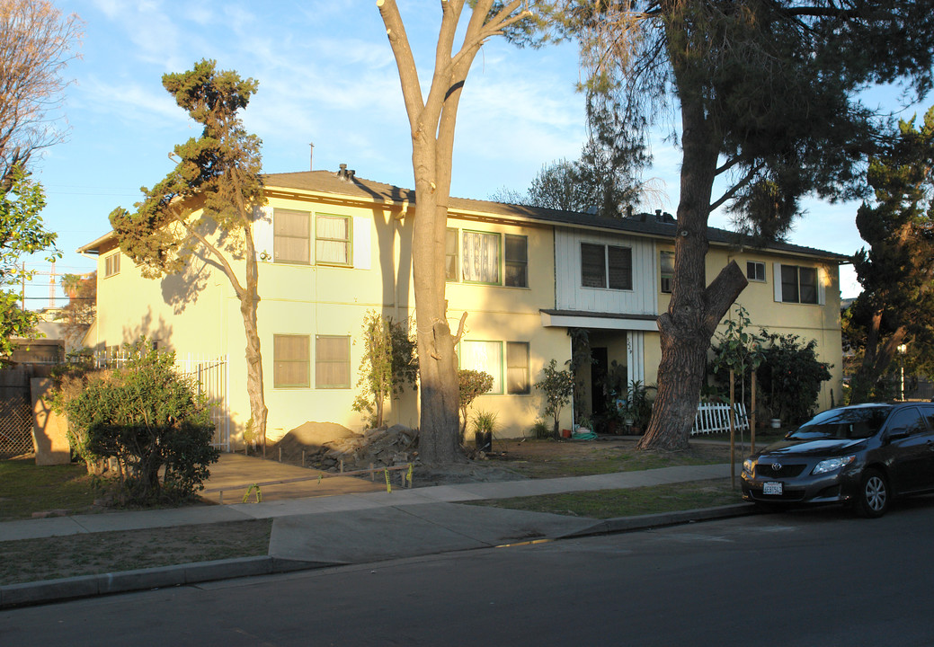 5229 Cleon Ave in North Hollywood, CA - Building Photo