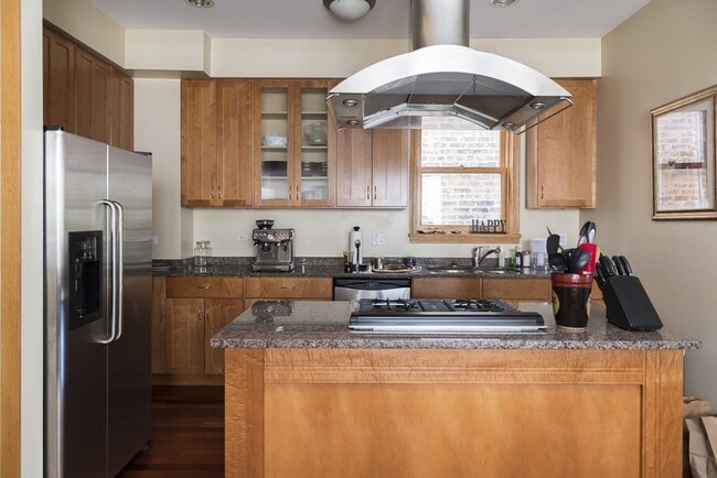 1437 W Olive Ave, Unit J09P in Chicago, IL - Building Photo - Building Photo
