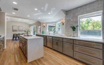 1319 El Patio Dr in Dallas, TX - Building Photo - Building Photo