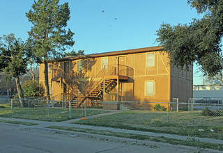 Squirrel Place in Irving, TX - Building Photo - Building Photo