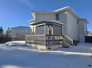 8 Bridgeport Wynd in Leduc, AB - Building Photo - Building Photo