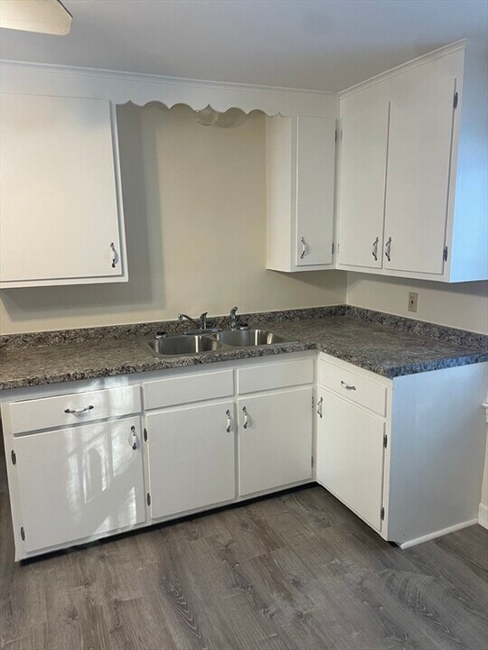 31 Randall St in Palmer, MA - Building Photo