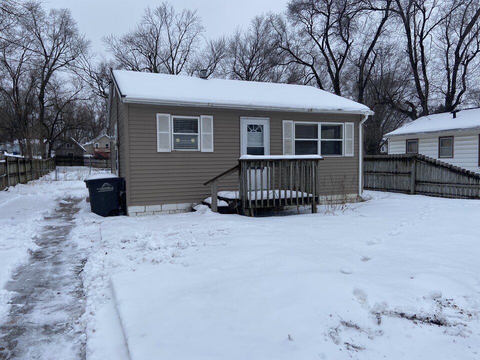 205 SE Payton Ave in Des Moines, IA - Foto de edificio