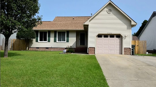 5586 Arapahoe Ct in Fayetteville, NC - Building Photo - Building Photo