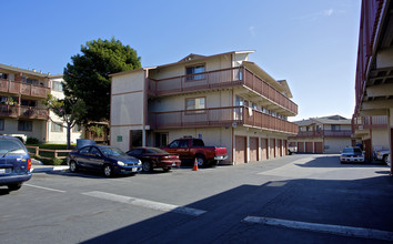 Garden Hill Apartments in Watsonville, CA - Building Photo - Building Photo