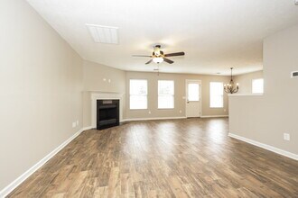 413 Creek Oak Dr in Murfreesboro, TN - Building Photo - Building Photo