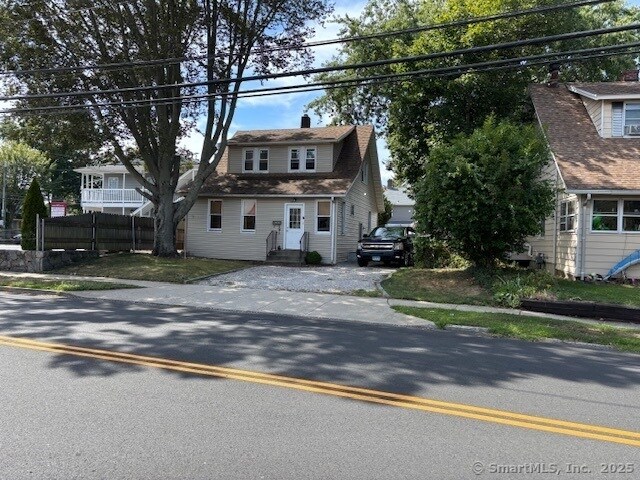 650 Milford Point Rd in Milford, CT - Building Photo