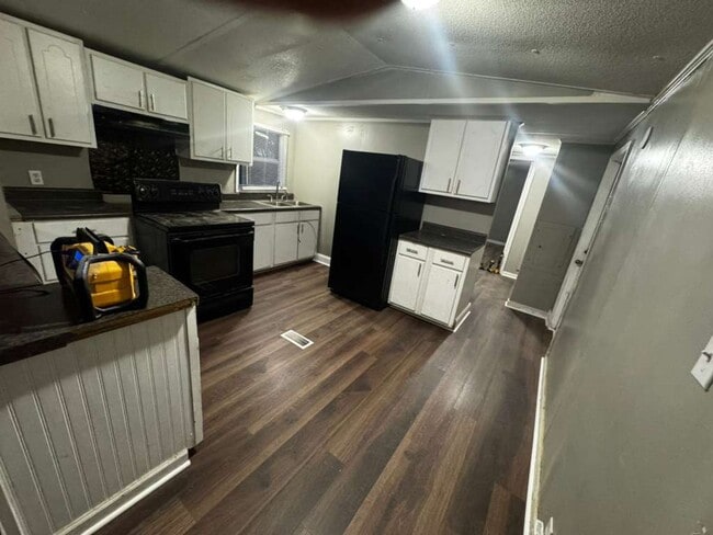 4893 Madison Dr in Hope Mills, NC - Building Photo - Building Photo