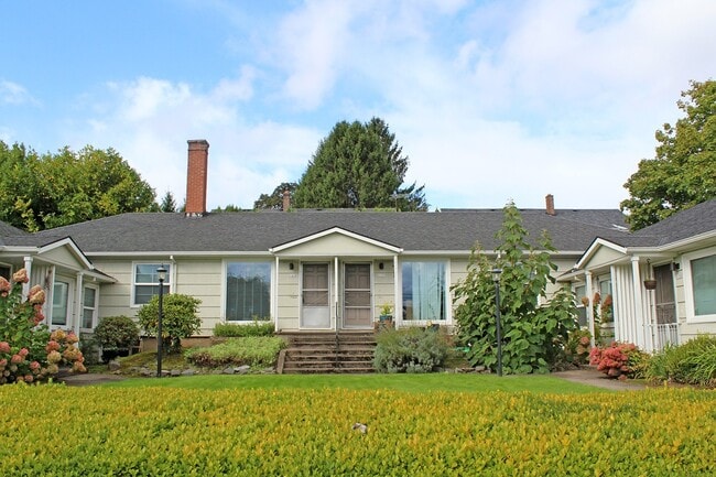 5131-5147-5147 SE 17th Ave in Portland, OR - Building Photo - Building Photo