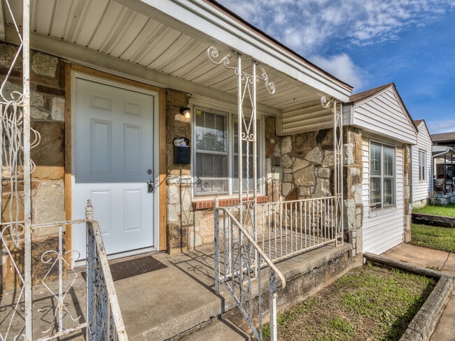 2121 June Ln in Del City, OK - Building Photo - Building Photo