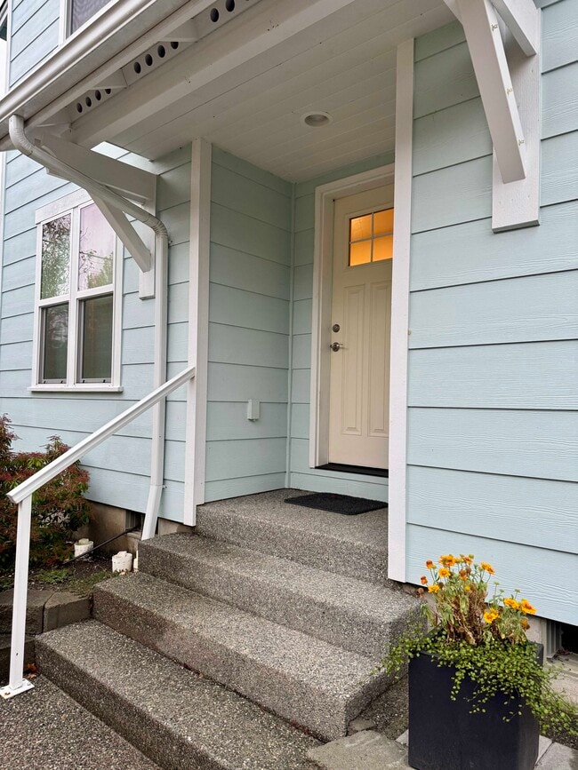 1207 14th St in Anacortes, WA - Building Photo - Building Photo