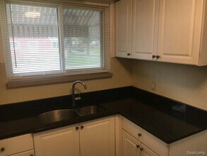 12851 Rosemary Blvd in Oak Park, MI - Building Photo - Building Photo