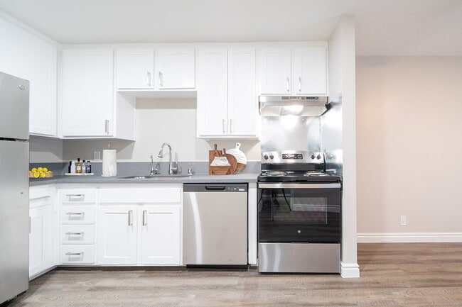 269 W San Marcos Blvd, Unit 21 in San Marcos, CA - Building Photo - Building Photo