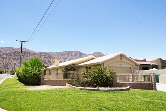52205 Avenida Velasco in La Quinta, CA - Building Photo - Building Photo