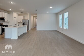 10559 Ysasmendi Rdg in San Antonio, TX - Building Photo - Building Photo