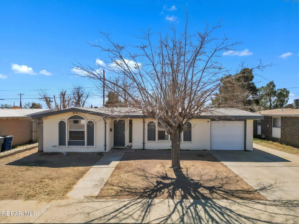 5148 Edmonton Ave in El Paso, TX - Foto de edificio