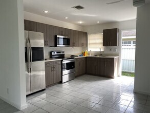 3435 SW 62nd Way, Unit B in Miramar, FL - Foto de edificio - Building Photo
