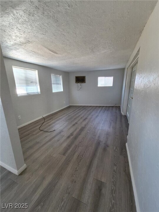 1230 Windy Ln in Pahrump, NV - Foto de edificio