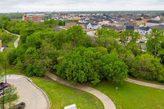 Davis at Montgomery Ridge- Phase II in Allen, TX - Foto de edificio - Building Photo