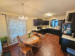 1608 Monte Vista Dr in Lockhart, TX - Building Photo - Building Photo