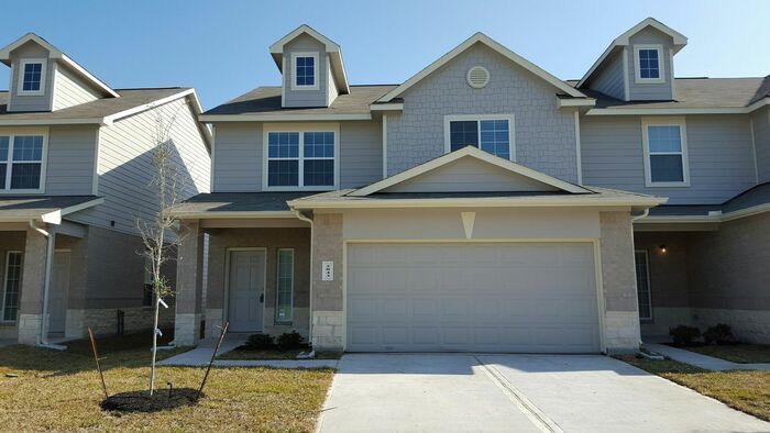 2843 Silver Tree in Houston, TX - Building Photo
