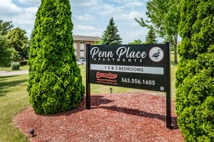 Penn Place Apartments in Dubuque, IA - Building Photo