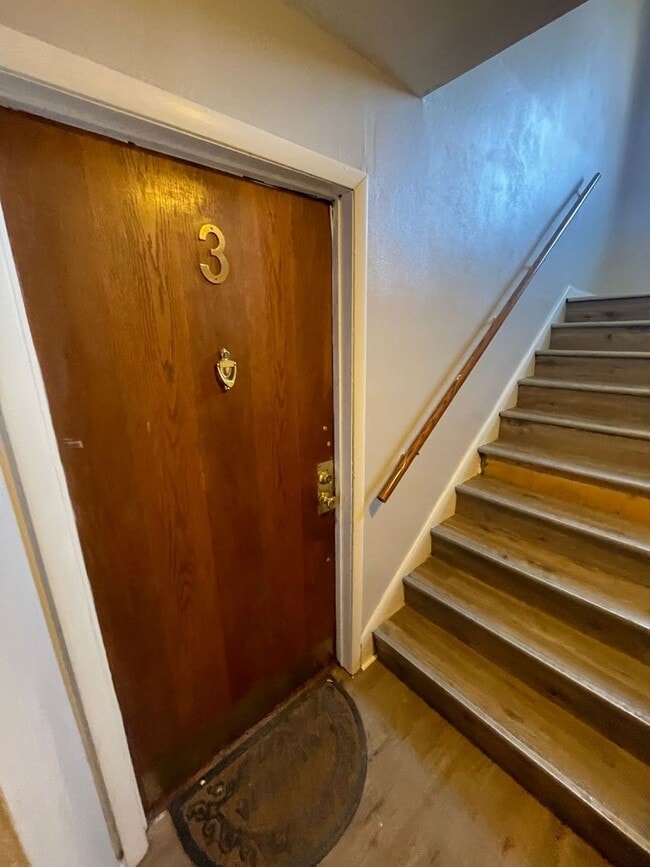 2448 W Killbourn St in Milwaukee, WI - Foto de edificio - Building Photo