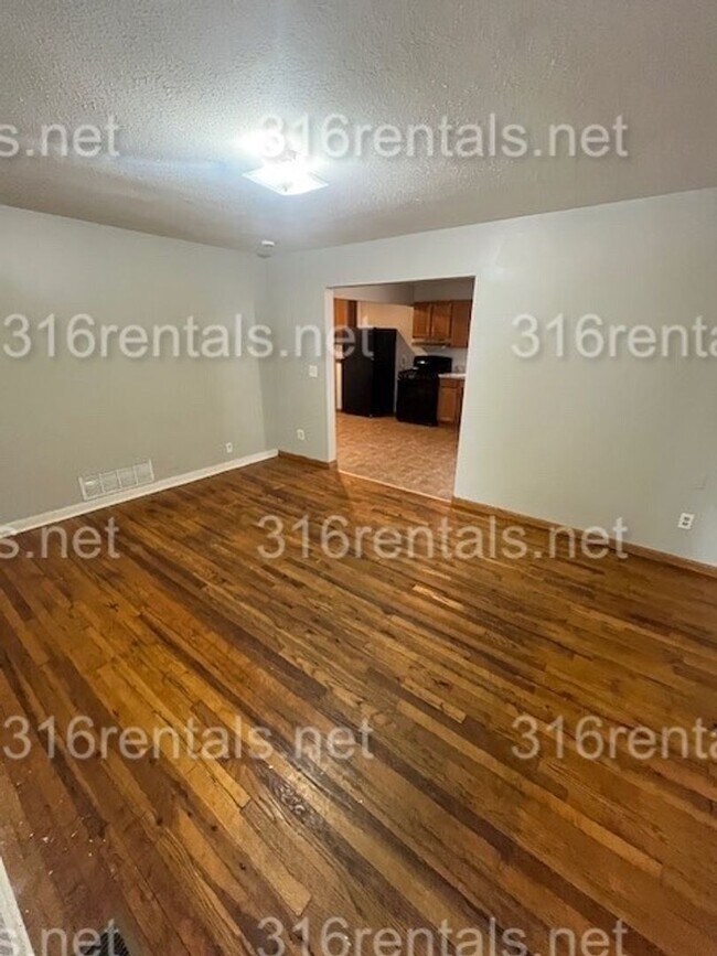 2006 S Topeka Ave in Wichita, KS - Building Photo - Building Photo