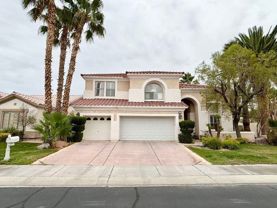 21 Ocean Harbor Ln in Las Vegas, NV - Building Photo