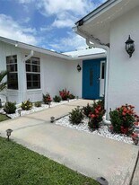 2515 SE Petit Ln in Port St. Lucie, FL - Building Photo