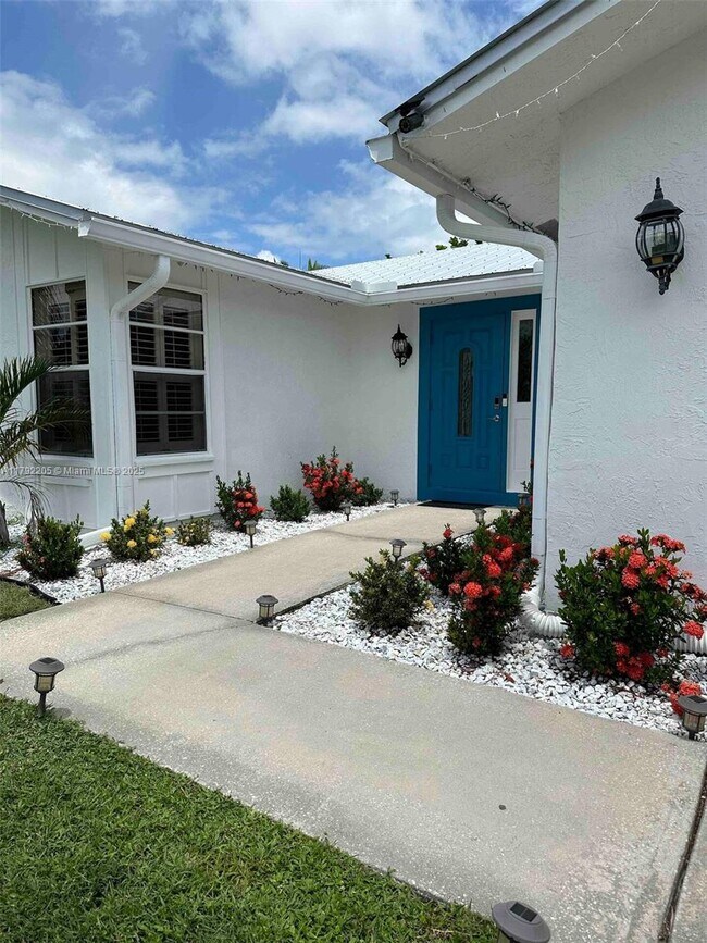 property at 2515 SE Petit Ln