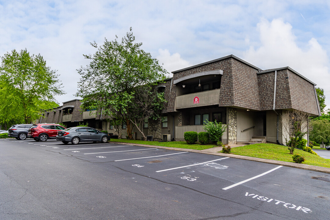 Kingswood Condominiums in Nashville, TN - Building Photo