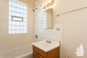1058 W George St, Unit 102 in Chicago, IL - Building Photo - Building Photo