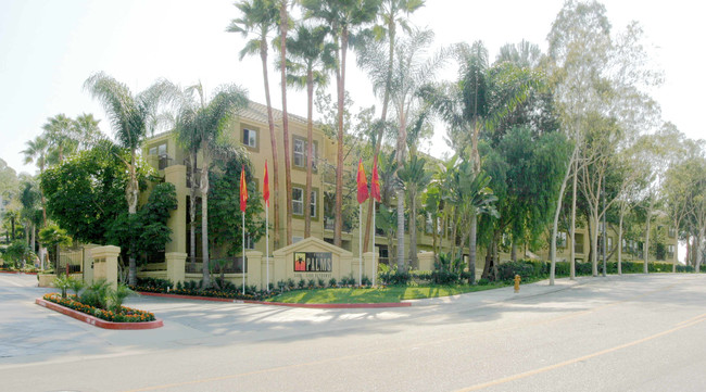 The Palms On Hathaway in Long Beach, CA - Foto de edificio - Building Photo