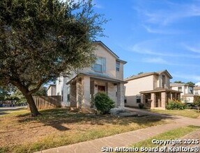 102 Kenrock Dr in San Antonio, TX - Building Photo - Building Photo