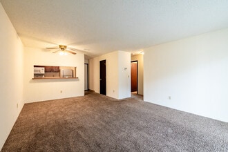 Willow Creek Apartments in Wichita, KS - Foto de edificio - Interior Photo
