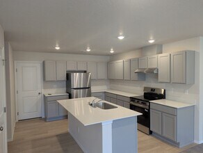 86 E Spirea Ln in Hayden, ID - Building Photo - Building Photo