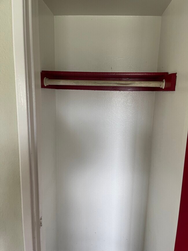 15946 Vanowen St in Los Angeles, CA - Building Photo - Building Photo