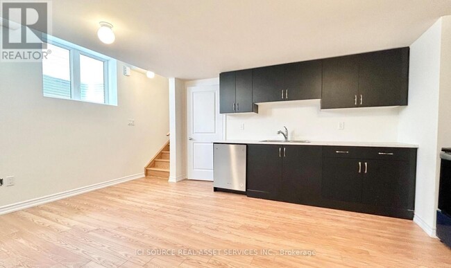 77 Valleybrook Rd