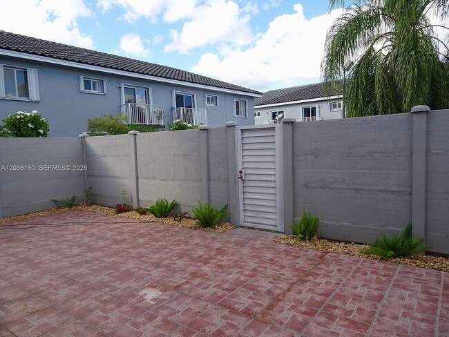 7921 SW 152nd Ave in Miami, FL - Building Photo - Building Photo