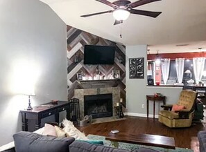 3012 Hilltop Dr in Euless, TX - Building Photo - Building Photo